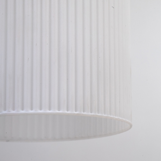 Lampada a sospensione in vetro bianco sfera ambra stile contemporaneo